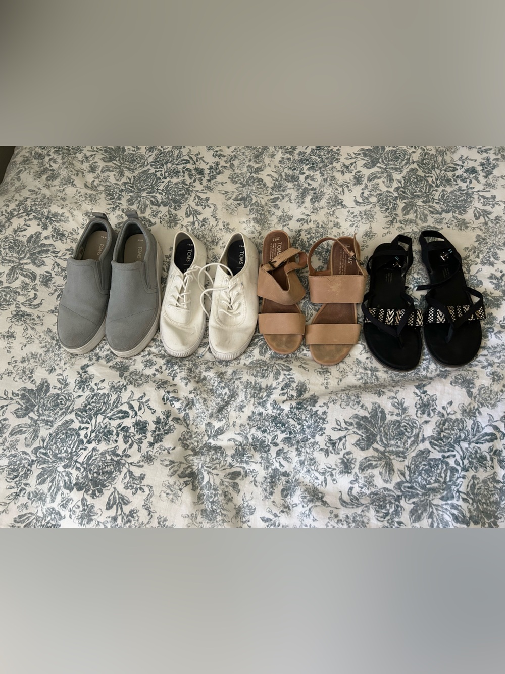 TOMS blue Slip-On Sneakers White Lace-Up Pair, black sandals, leather heels